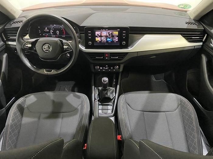 Usado Skoda Kamiq Ambition 95 CV (69 kW) 2022 Rojo SUV