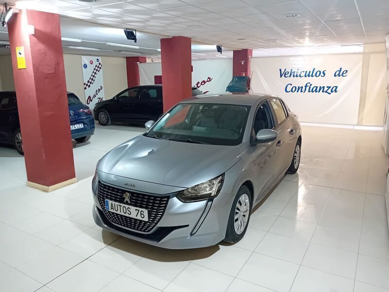 Gris Usado 2022 Peugeot 208 Active Utilitario | 13.900 € (Caro) - Imagen 1/4