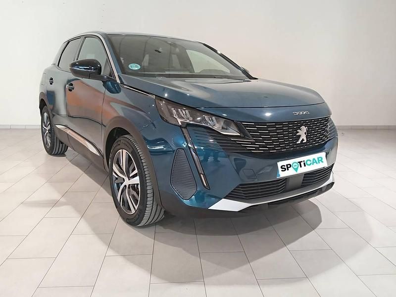 Usado Peugeot 3008 Allure 131 CV (96 kW) 2024 Azul SUV