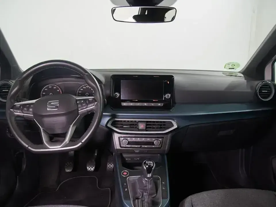 Usado Seat Arona Xperience 110 CV (80 kW) 2023 Blanco SUV