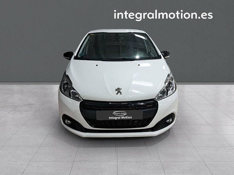 Usado Peugeot 208 GT-line 110 CV (80 kW) 2018 Blanco Utilitario
