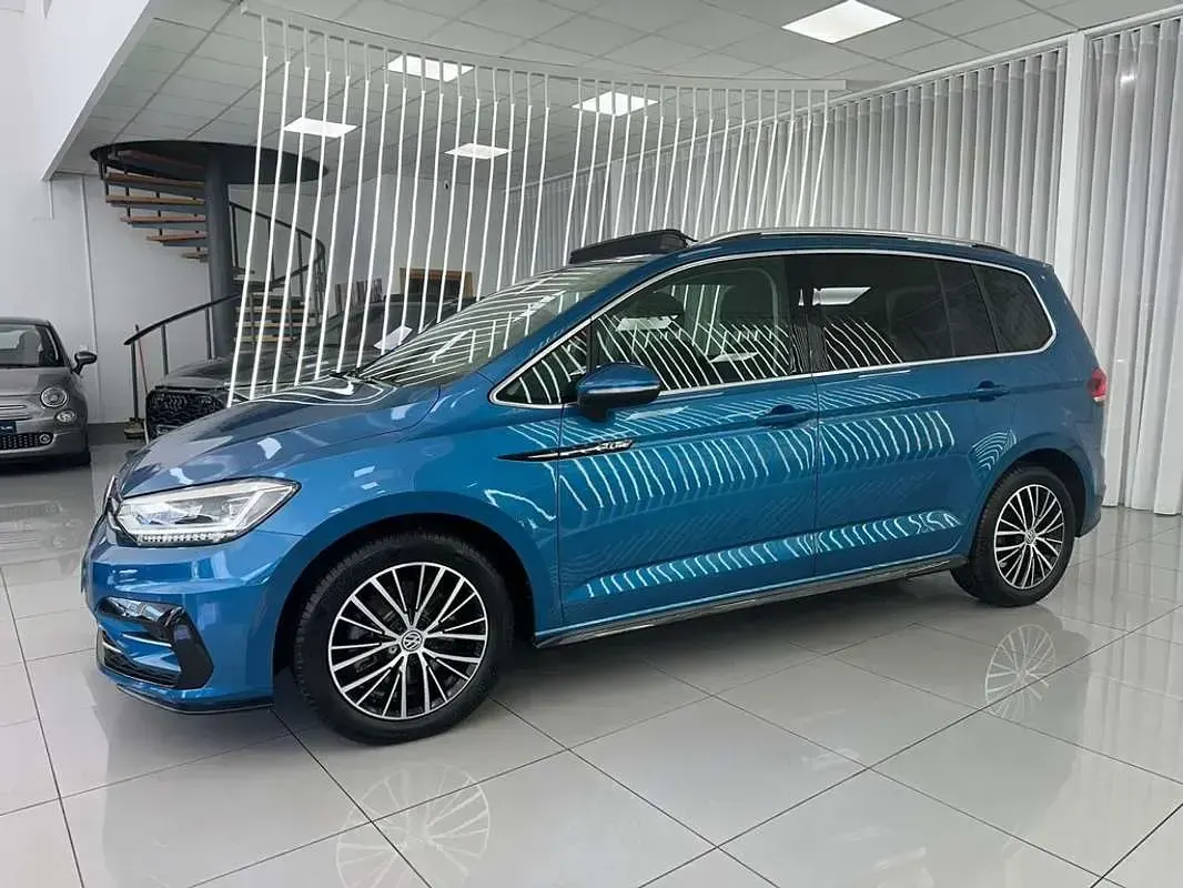 Usado VW Touran Sport 150 CV (110 kW) 2020 Azul Monovolumen
