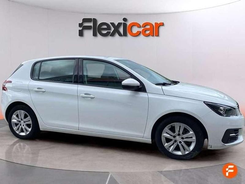 Usado Peugeot 308 Allure 131 CV (96 kW) 2021 Blanco Utilitario