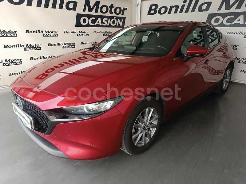 Rojo Usado 2025 Mazda 3 Prime-Line Berlina | 25.990 € - Imagen 1/4