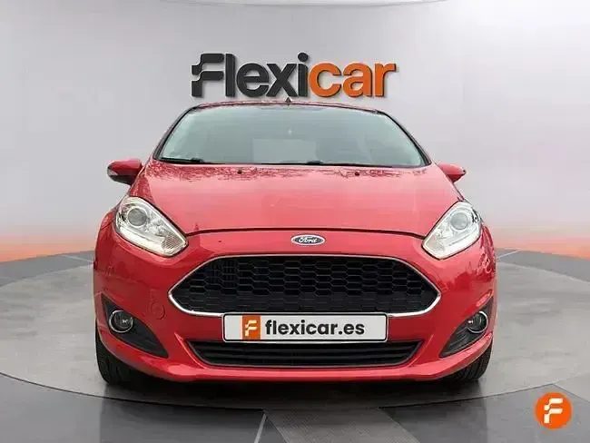Usado Ford Fiesta 95 CV (69 kW) 2017 Rojo Utilitario