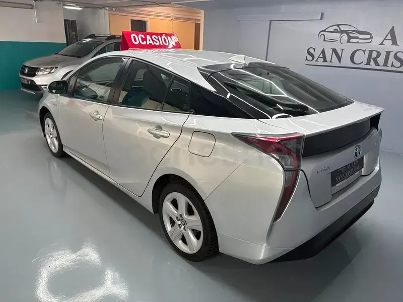 Usado Toyota Prius 122 CV (89 kW) 2018 Gris / plata Utilitario