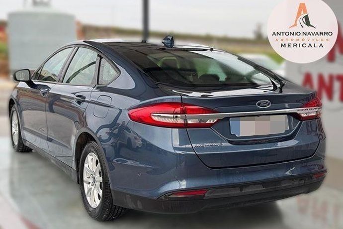 Usado Ford Mondeo Business Edition 235 CV (172 kW) 2019 Azul Berlina