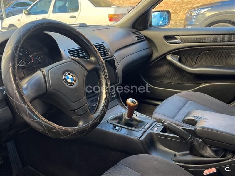Usado BMW 318 113 CV (83 kW) 1999 Azul Berlina