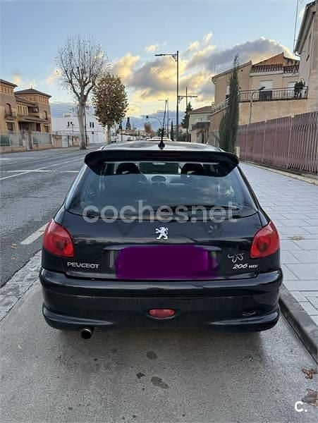 Usado Peugeot 206 70 CV (51 kW) 2006 Negro Berlina