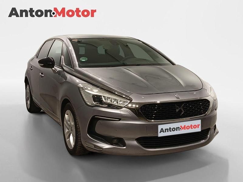 Usado DS Automobiles DS5 120 CV (88 kW) 2017 Gris / plata Utilitario