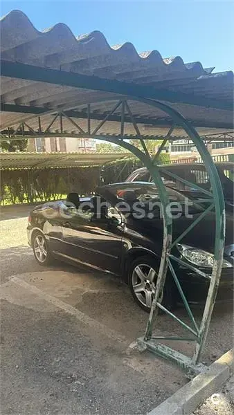 Usado Peugeot 307 CC 138 HP (101 kW) 2004 Preto Cabrios