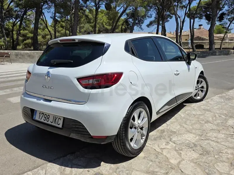 Usado Renault Clio IV LIMITED 75 CV (55 kW) 2015 Blanco Berlina