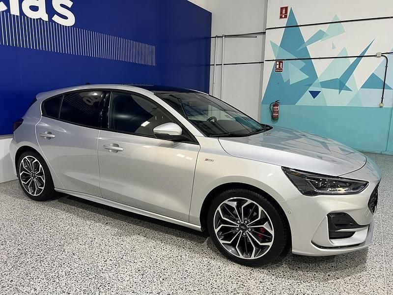 Plateado Usado 2023 Ford Focus ST-Line X Berlina | 22.995 € (Precio justo) - Imagen 1/4