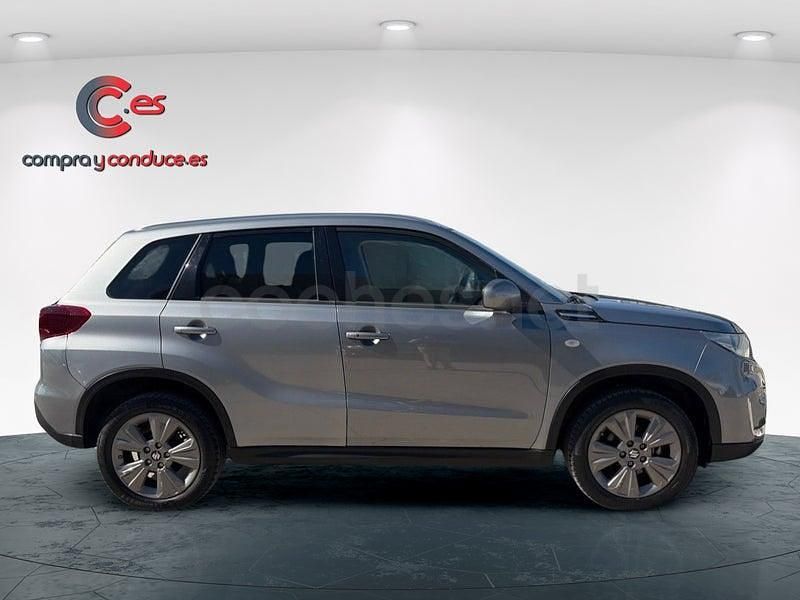 Begagnad Suzuki Vitara 116 HK (85 kW) 2022 Grå SUV