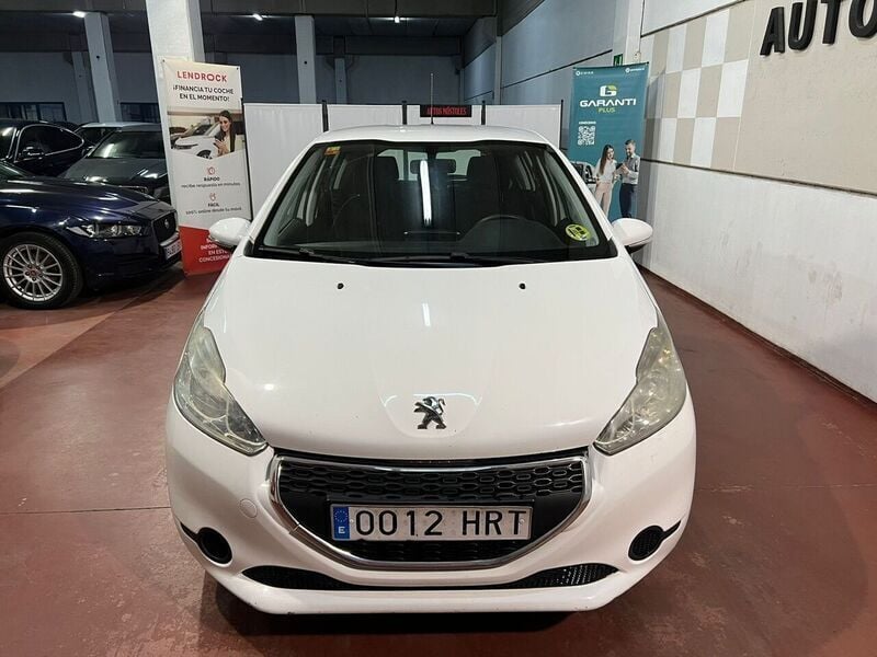 Usado Peugeot 208 Allure 68 CV (50 kW) 2013 Blanco Utilitario