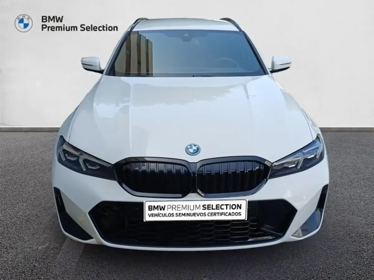 Usado BMW 330e Comfort Edition 292 CV (214 kW) 2025 Blanco Familiar