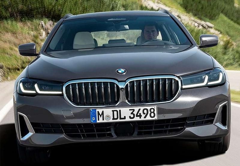 Usado BMW 520 190 CV (139 kW) 2023 Gris Familiar