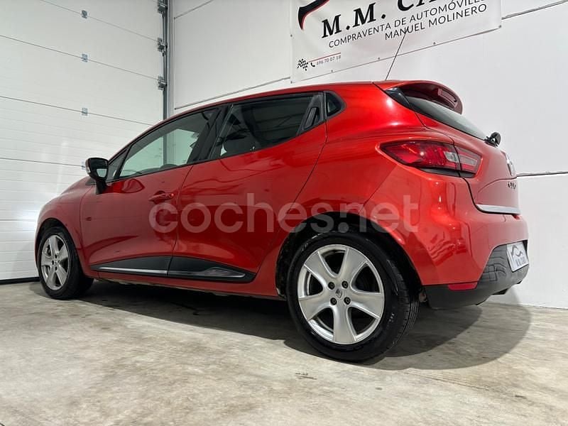 Usado Renault Clio IV Dynamique 90 CV (66 kW) 2014 Rojo Berlina