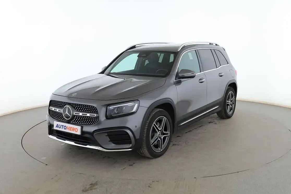 Usado Mercedes GLB200 AMG line 150 CV (110 kW) 2024 SUV