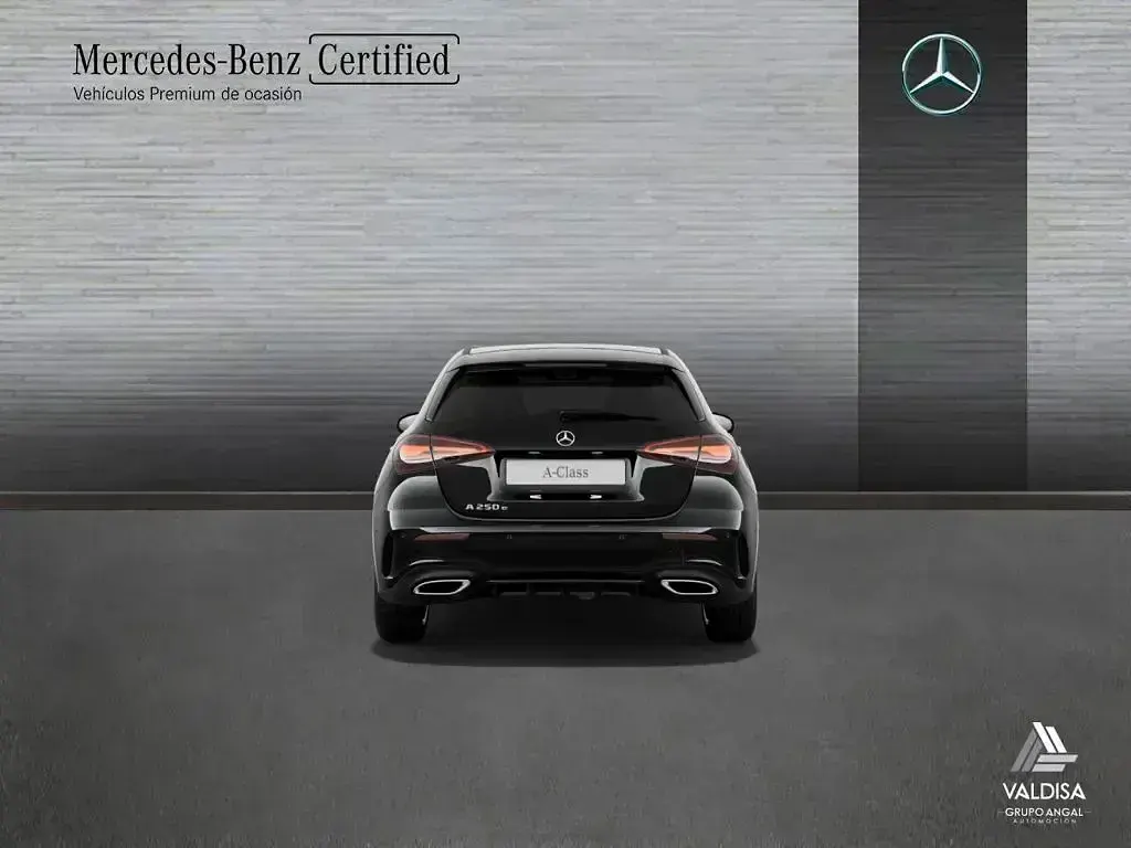 Usado Mercedes A250 218 CV (160 kW) 2025 Negro Berlina