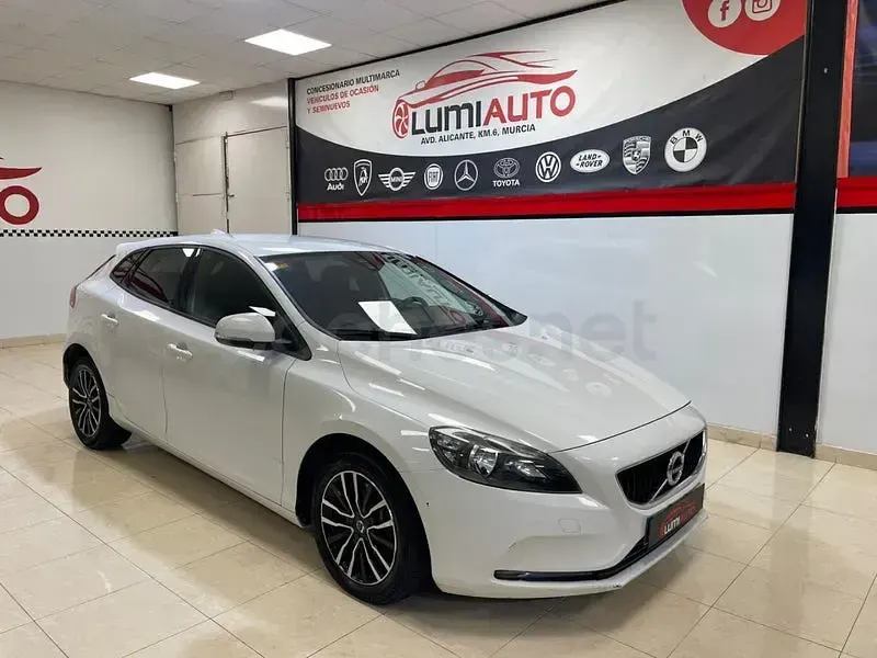 Usado Volvo V40 Kinetic 150 CV (110 kW) 2017 Blanco Berlina