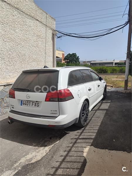 Usado Opel Vectra Sport 150 CV (110 kW) 2007 Blanco Familiar