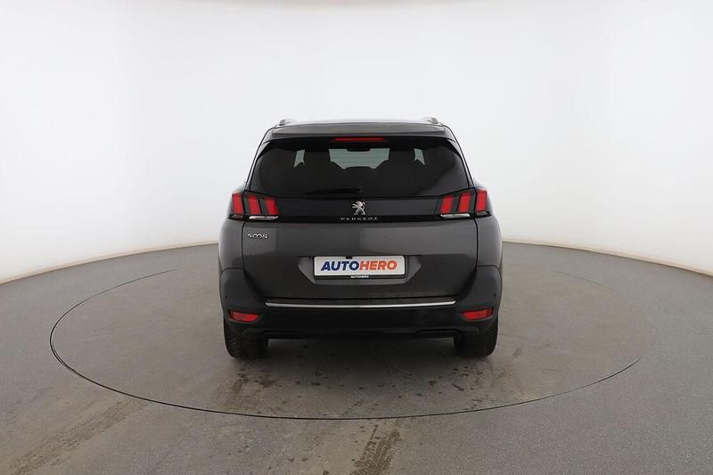 Usado Peugeot 5008 Allure 130 CV (95 kW) 2020 Gris SUV