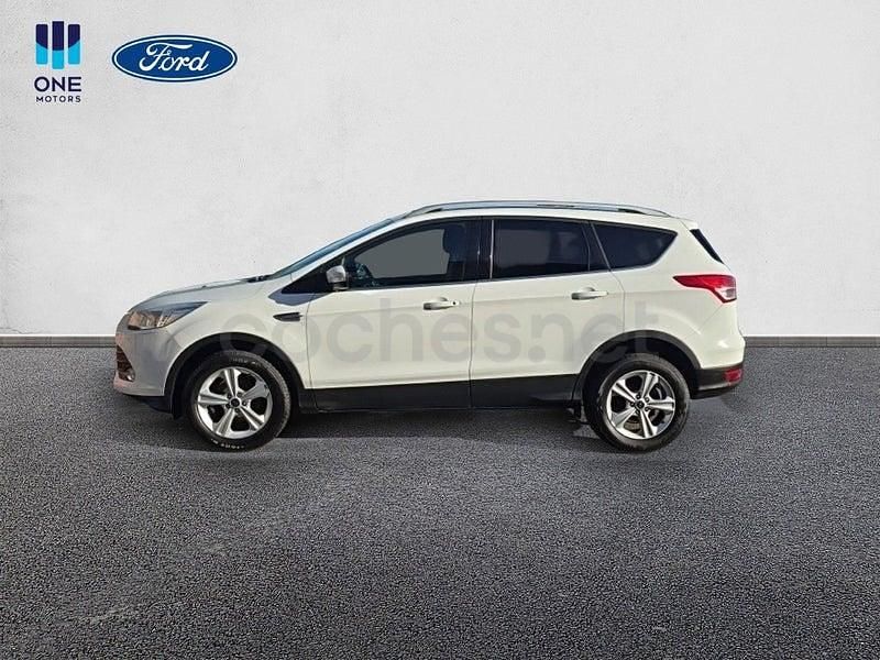 Usado Ford Kuga Trend 120 CV (88 kW) 2016 Blanco SUV