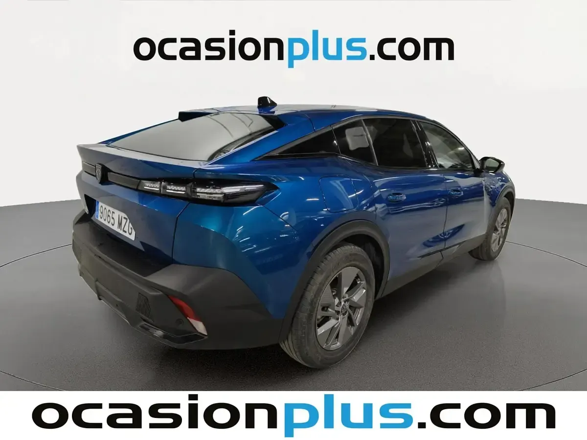 Usado Peugeot 408 Allure 136 CV (100 kW) 2025 Azul SUV