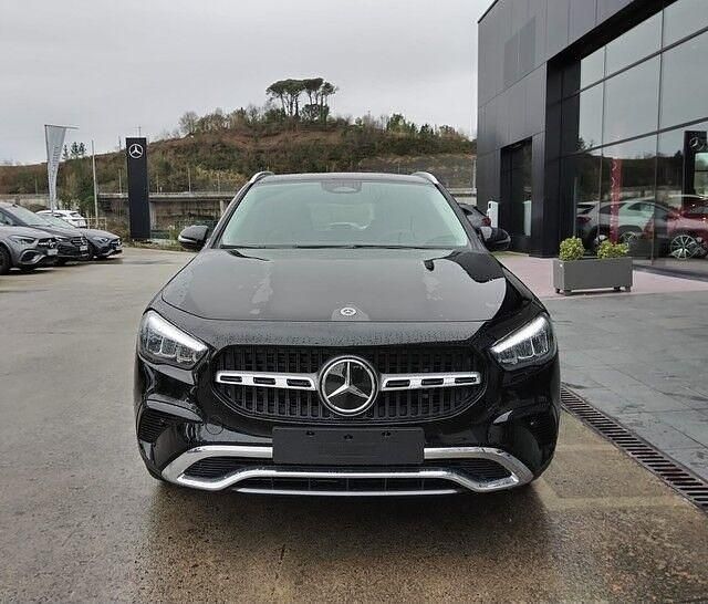 Nuevo Mercedes GLA200 163 CV (119 kW) 2025 Negro SUV