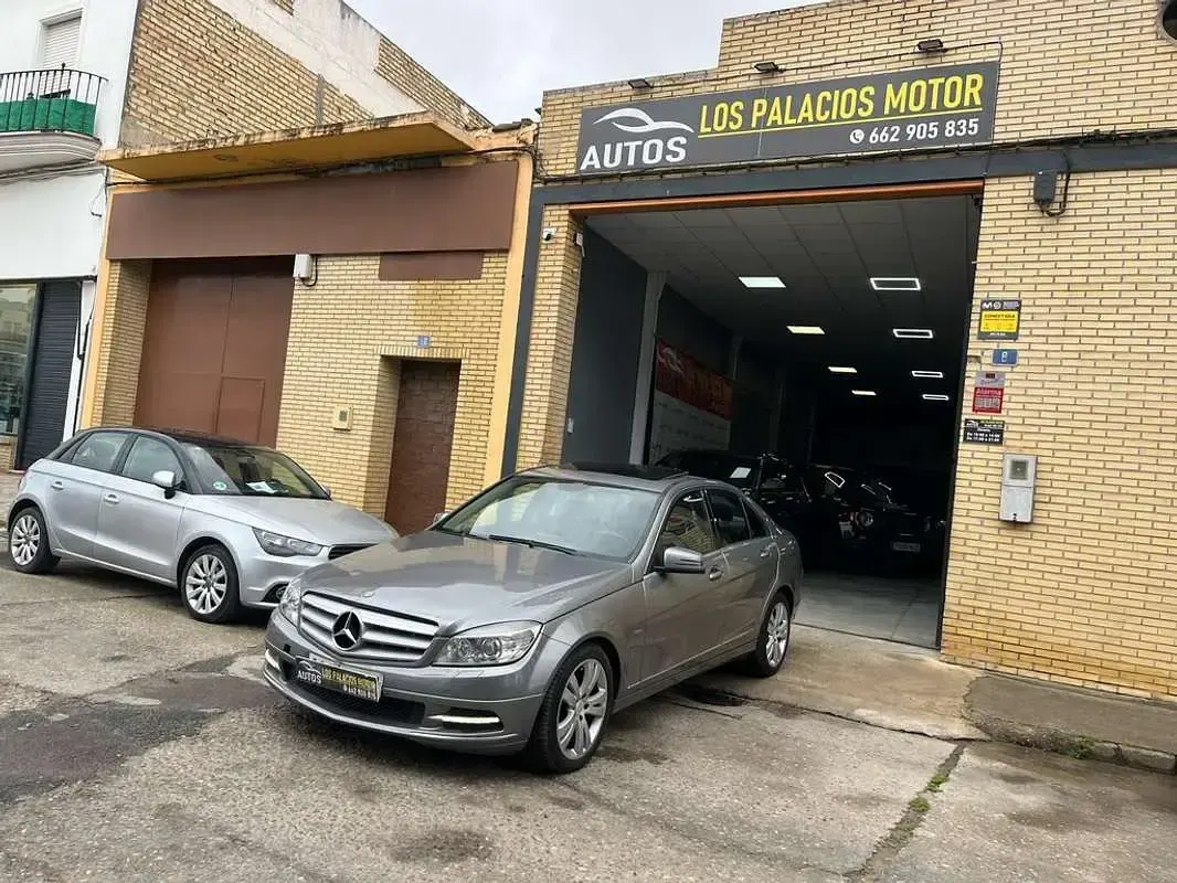 Käytetty Mercedes C200 Executive 136 HP (100 kW) 2011 Harmaa Sedan