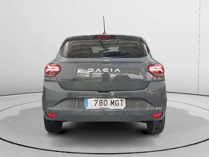 Usado Dacia Sandero Expression 91 CV (66 kW) 2023 Gris Utilitario