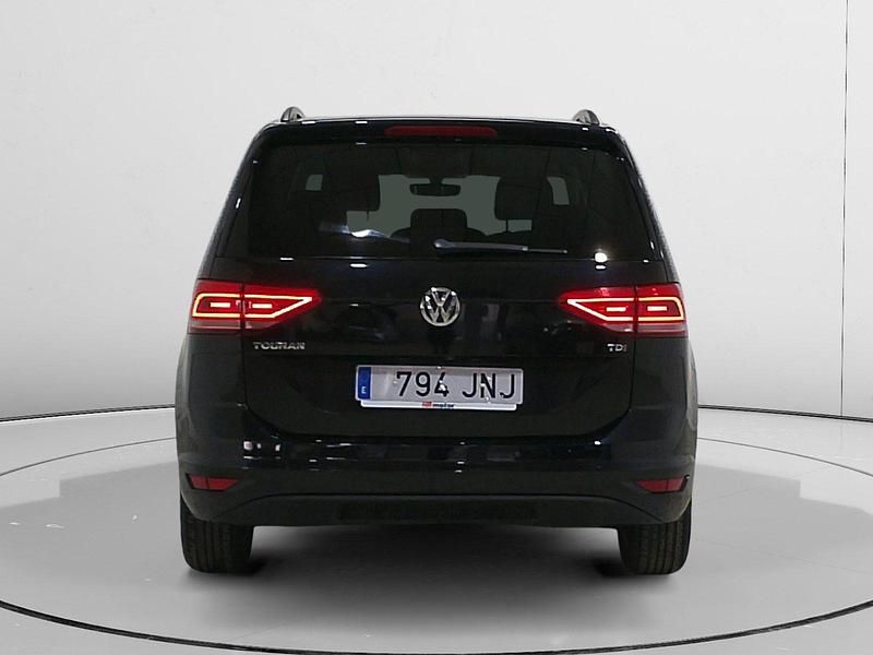 Usado VW Touran 110 CV (80 kW) 2016 Monovolumen