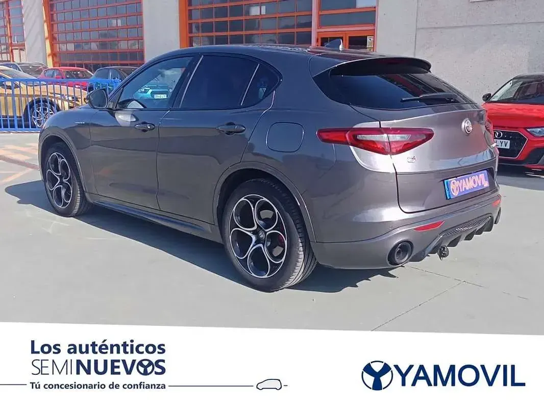 Usado Alfa Romeo Stelvio Veloce 280 CV (205 kW) 2022 Gris SUV