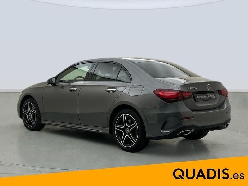 Usado Mercedes A160 218 CV (160 kW) 2025 Gris Berlina