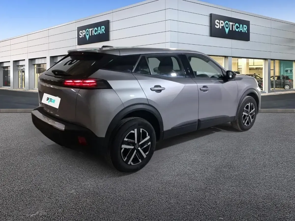 Usado Peugeot 2008 Active 100 CV (73 kW) 2024 Gris SUV