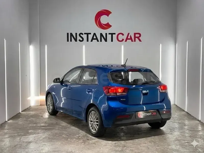 Usado Kia Rio GT-Line 120 CV (88 kW) 2023 Azul Berlina