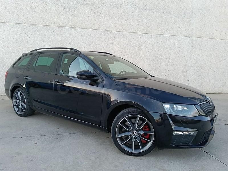 Usado Skoda Octavia RS 184 CV (135 kW) 2014 Negro Familiar