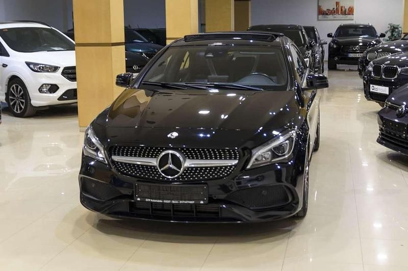 Usado Mercedes CLA200 136 CV (100 kW) 2019 Negro Coupe