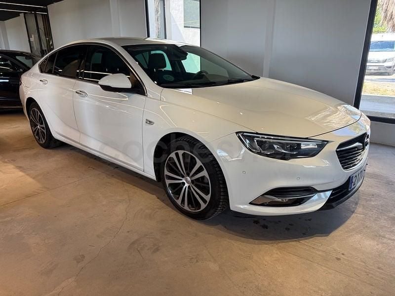 Usado Opel Insignia Excellence 170 HP (125 kW) 2019 Branco Sedan
