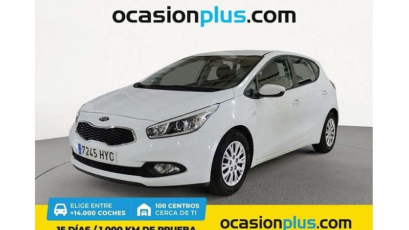 Blanco Usado 2014 Kia Ceed Utilitario | 7390 € (Precio justo) - Imagen 1/4
