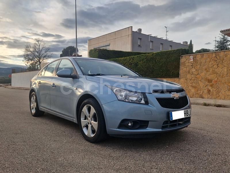 Usado Chevrolet Cruze LT 163 CV (119 kW) 2011 Azul Berlina
