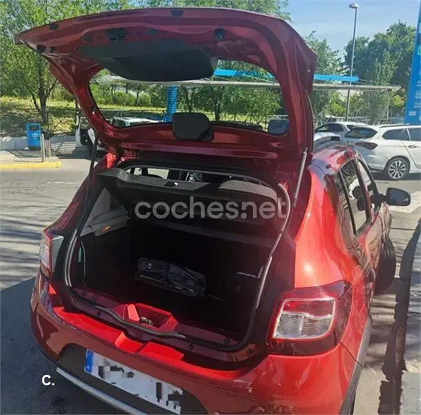 Usado Dacia Sandero Stepway 90 CV (66 kW) 2016 Rojo Berlina