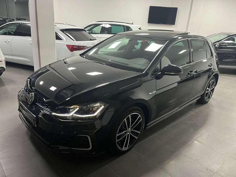 Usado VW Golf VII GTE 204 CV (150 kW) 2017 Negro Utilitario