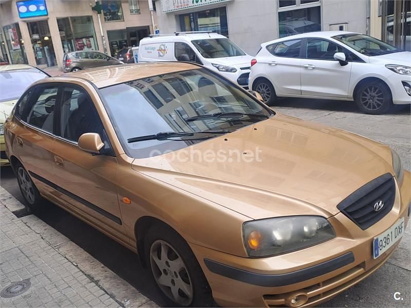 Amarillo Usado 2006 Hyundai Elantra Comfort Berlina | 3200 € - Imagen 1/4