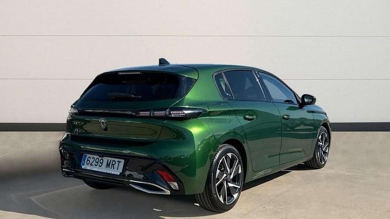 Usado Peugeot 308 Allure 131 CV (96 kW) 2024 Verde Berlina