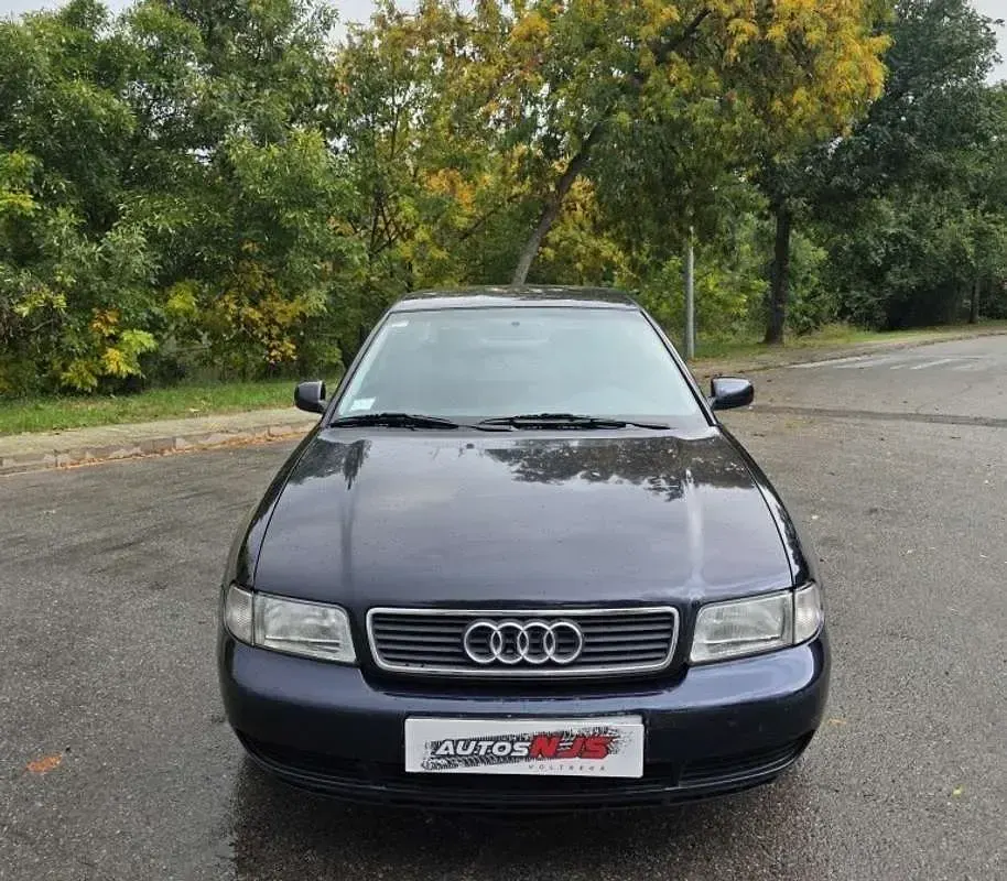 Usado Audi A4 150 CV (110 kW) 1996 Azul Berlina