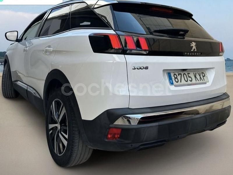 Usado Peugeot 3008 Allure 130 CV (95 kW) 2019 Blanco SUV