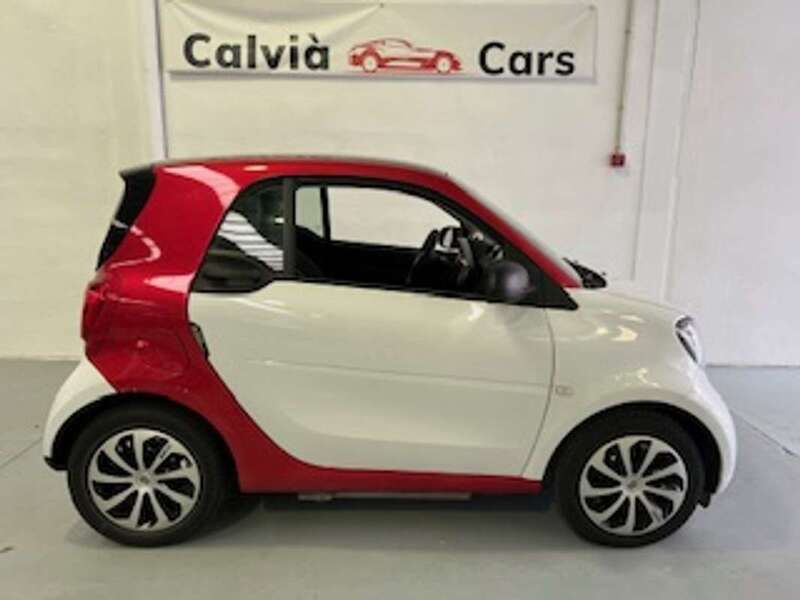 Usado Smart ForTwo Electric Drive Passion 60 kW (82 CV) 2018 Blanco Coupe