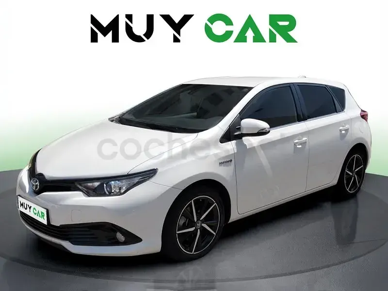 Usado Toyota Auris Hybrid Edition 136 CV (100 kW) 2019 Blanco Berlina